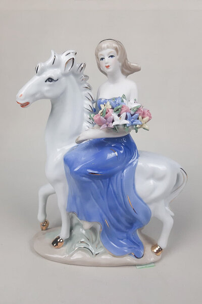 Porcelāna figuriņa "Meitene" - ~29x10 cm