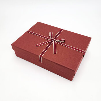 Dāvanu kastīte 24,5x17x6,5cm cena un informācija | Dāvanu saiņošanas materiāli | 220.lv